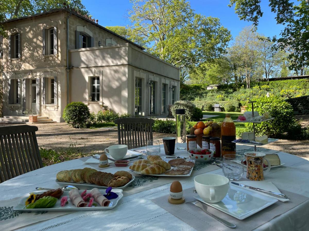 Ermitage Notre Dame De Vacquieres Bed & Breakfast Noves Екстериор снимка