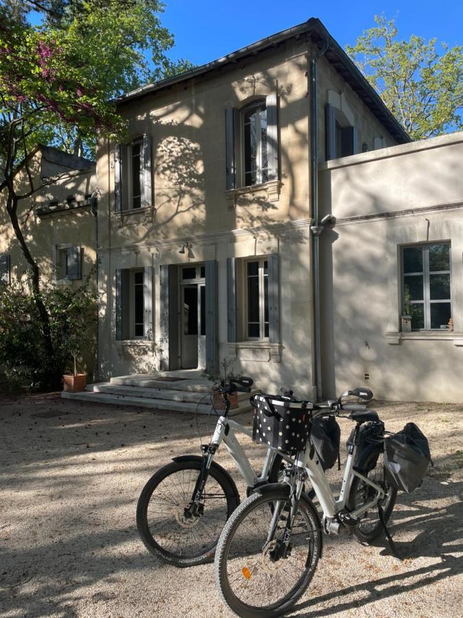 Ermitage Notre Dame De Vacquieres Bed & Breakfast Noves Екстериор снимка