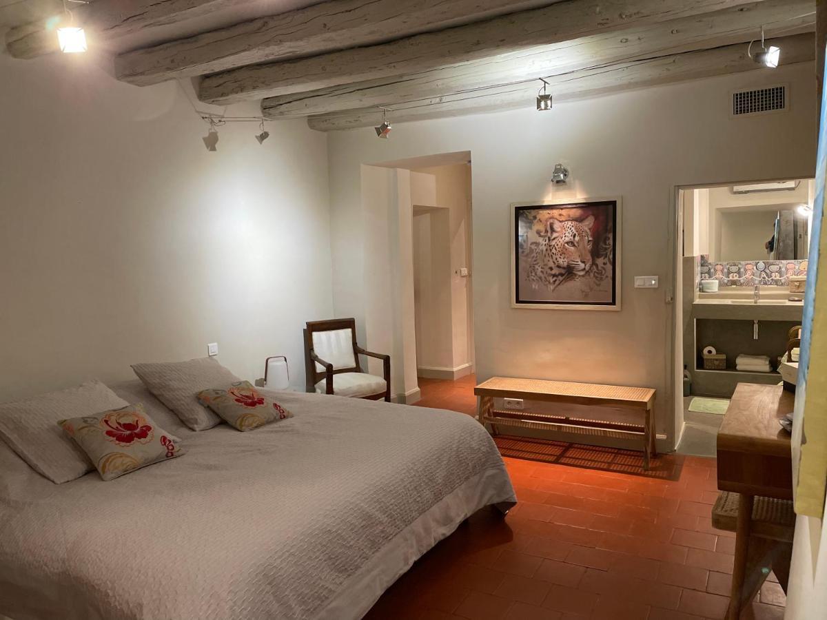 Ermitage Notre Dame De Vacquieres Bed & Breakfast Noves Екстериор снимка