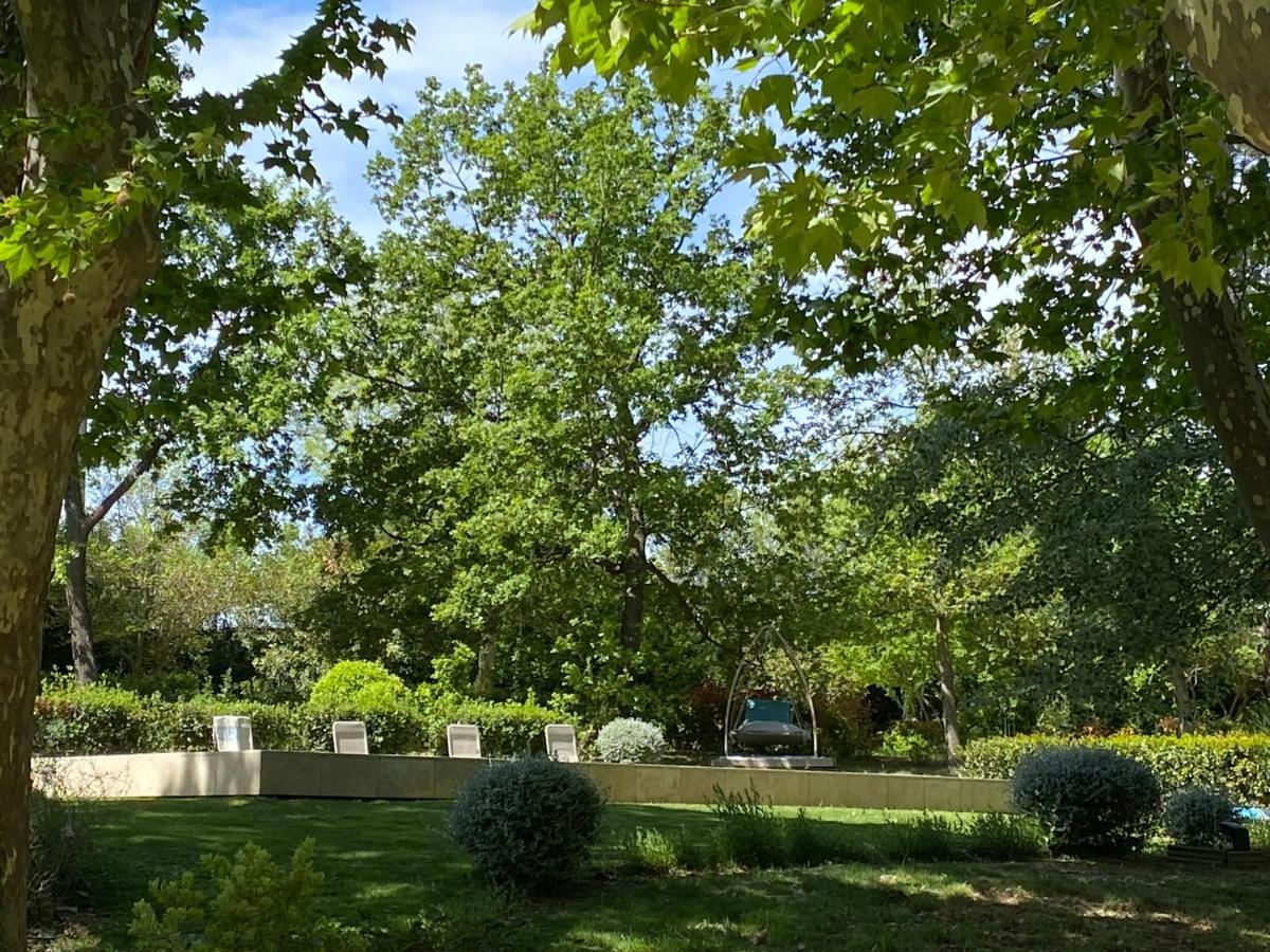 Ermitage Notre Dame De Vacquieres Bed & Breakfast Noves Екстериор снимка