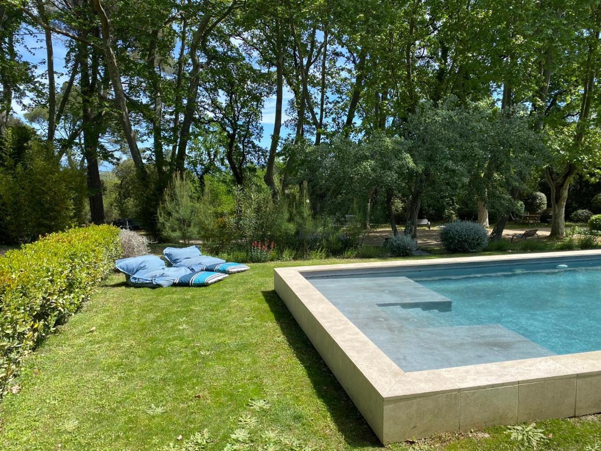 Ermitage Notre Dame De Vacquieres Bed & Breakfast Noves Екстериор снимка