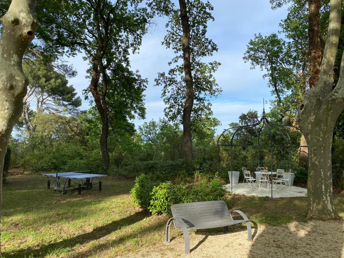 Ermitage Notre Dame De Vacquieres Bed & Breakfast Noves Екстериор снимка